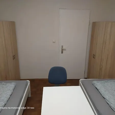 K3 Rg, Zentrale Lage, Schoene 2 Zimmer, Voll Ausgestattet! Apartment