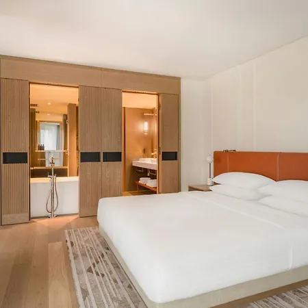 Marriott West 4*