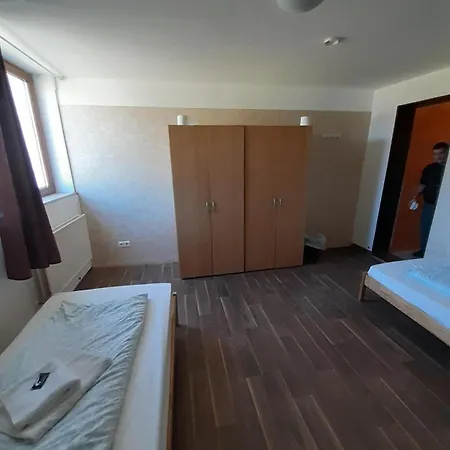 Hostel Budget Allach & Eve 168 Mnichov