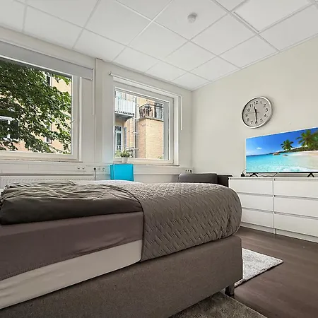 Private Escape Cinema Lounge Sleeps 17 * Munich