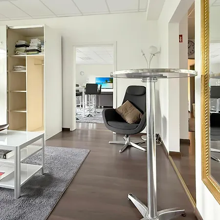 Private Escape Cinema Lounge Sleeps 17 Apartment *