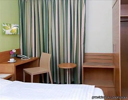 Szálloda Business & Budget Tessin 2*