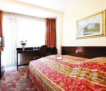 Condor 3*