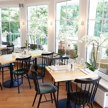 Prinz Myshkin Parkhotel Hotel 3*