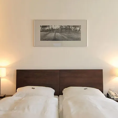Leonardo West Hotel 4*
