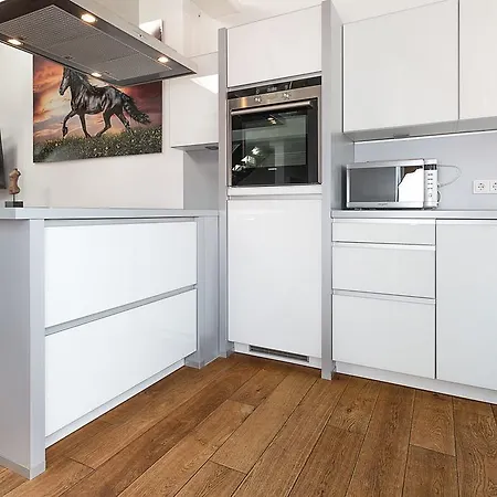 Apartment Megan Penthouse Laim Munich