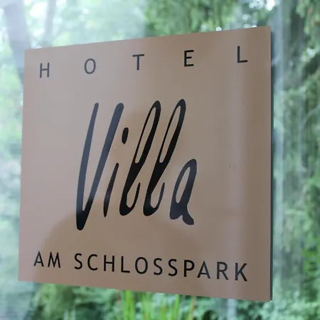 Guest house Am Schlosspark 3*