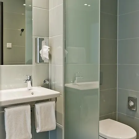 Super 8 By Wyndham North 3* München