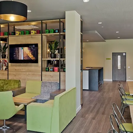 Hotel Super 8 By Wyndham North