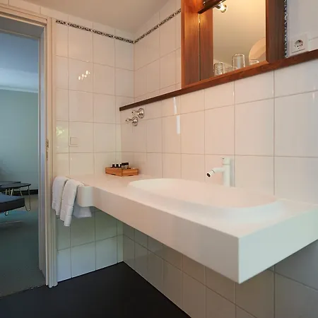 Prinz Myshkin Parkhotel 3* München