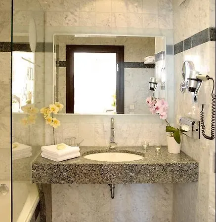فندق أتلاس 4*