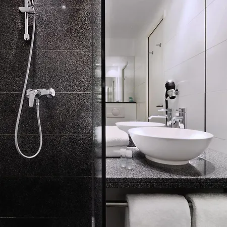 Hotel One Muenchen-westend 3*