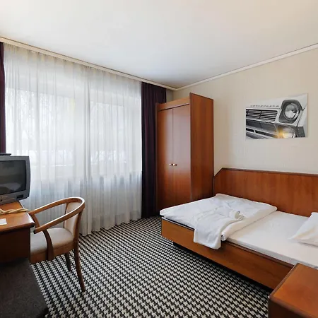 מלון Ambassador Parkhotel 3*
