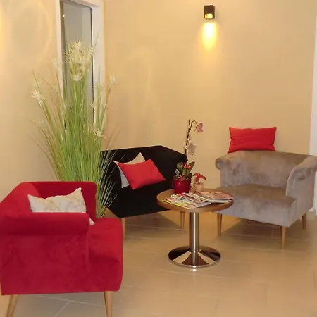 Andra Otel