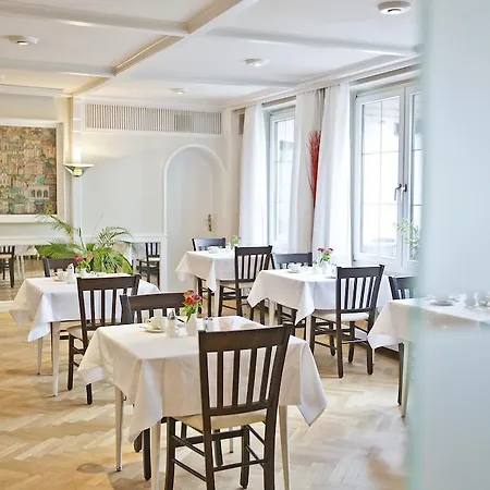 Wuermtaler Gaestehaus Grafelfing