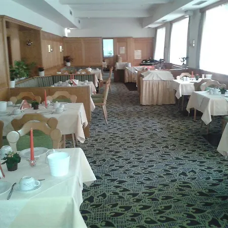 Jedermann Hotel 3*