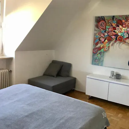 Gemutliches Zuhause Im Dachgeschoss Am Konigsplatz Apartment