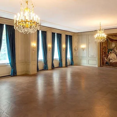Bayerischer Hof מלון