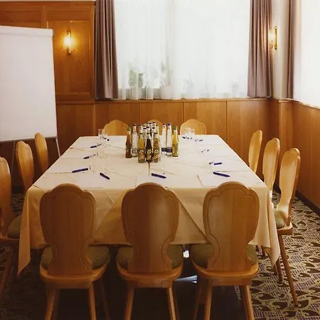Hotel Jedermann 3*