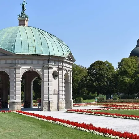 Astor 4* Mnichov