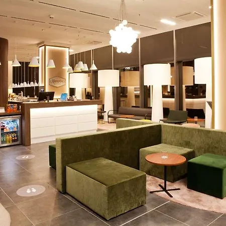 Hampton By Hilton Center East 酒店 3*