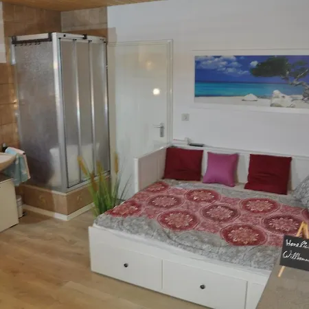 Overnight Oasis * Μόναχο
