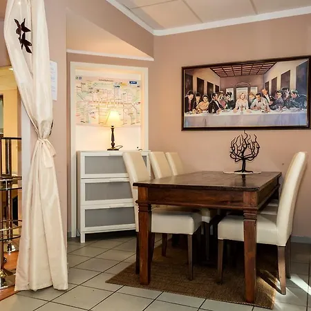 Garden House & East Park-apartments Guest house