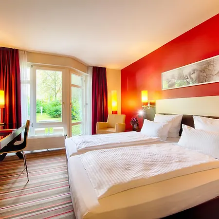 Hotel Leonardo West