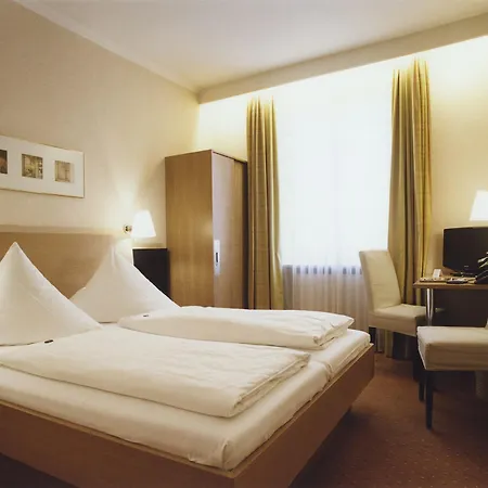 Jedermann 3*