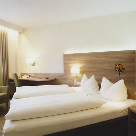 Hotel Jedermann 3*