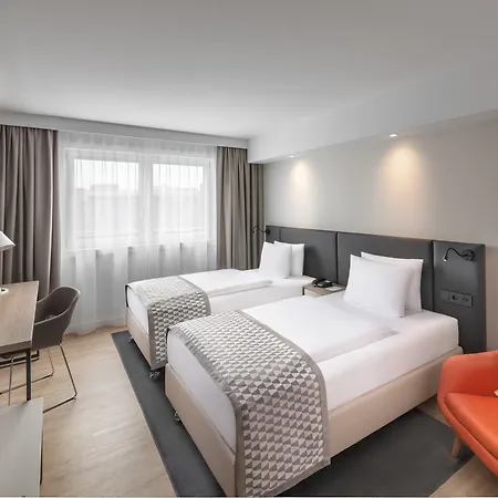 Centre By Ihg Hotell