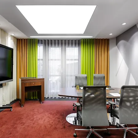 Mercure Center מלון 4*
