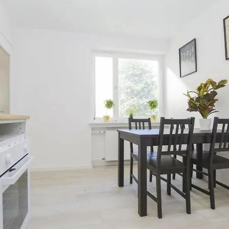Apartment 70m² Frisch Kernsanierte In Lage *