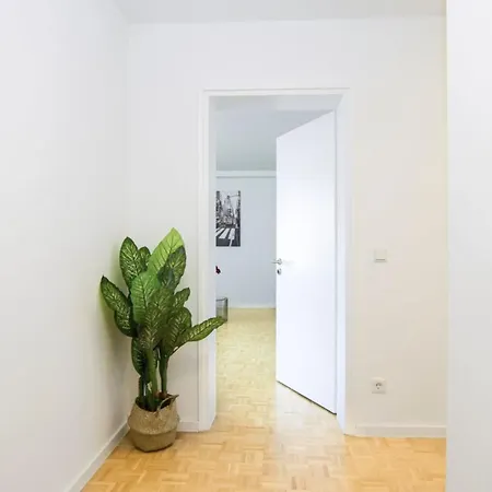 70m² Frisch Kernsanierte In Lage Apartment München