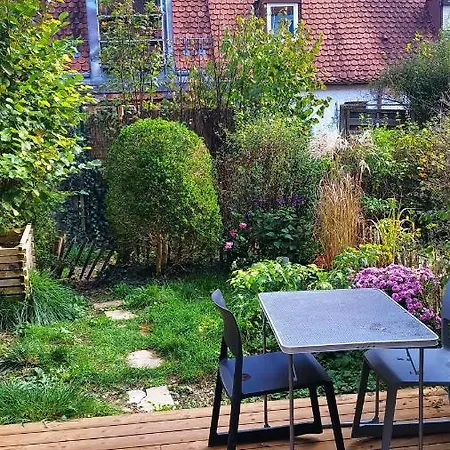 Luxusní stan Atelier & Gardenhouse Glamping *