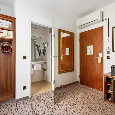 King's Center Superior Hotell