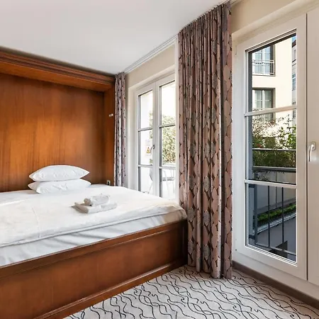 Advastay By King's 4* München