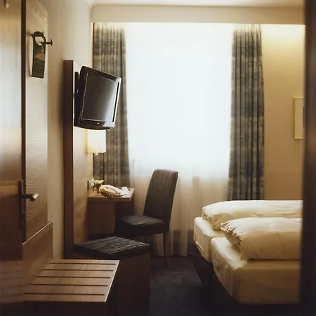 Jedermann Hotel 3*