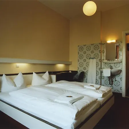 Jedermann Hotel 3*