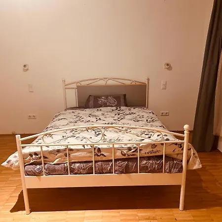 홈스테이 Theresienstrasse 83