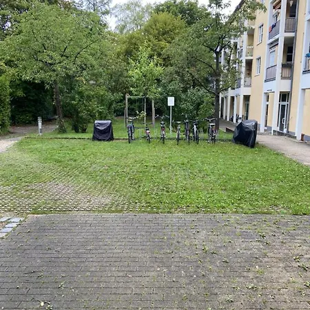 Lägenhet Mit Garagenparkplatz An U-bahnstation *