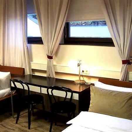 Garden House & East Park-apartments Guest house