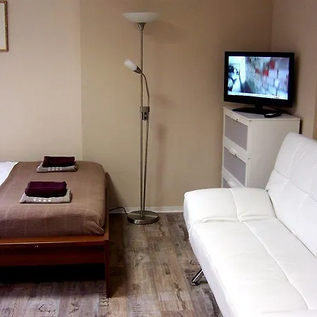 Garden House & East Park-apartments Guest house 2*