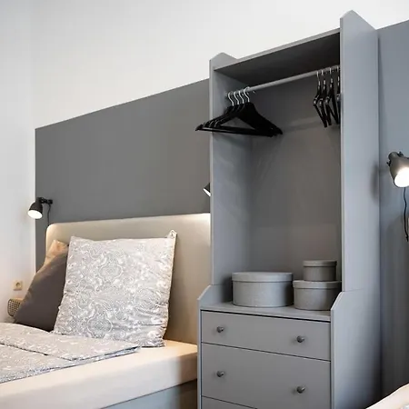 Big Near Rotkreuzplatz With 3 Bedroom For 12 Pax Апартаменты