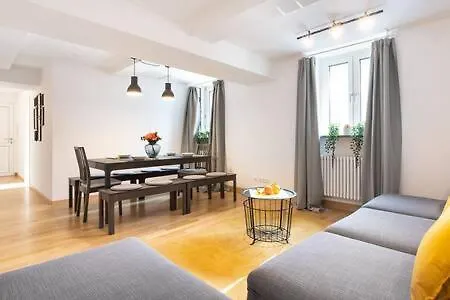 Marienplatz 2 Bedrooms Living Kitchen Daire Münih