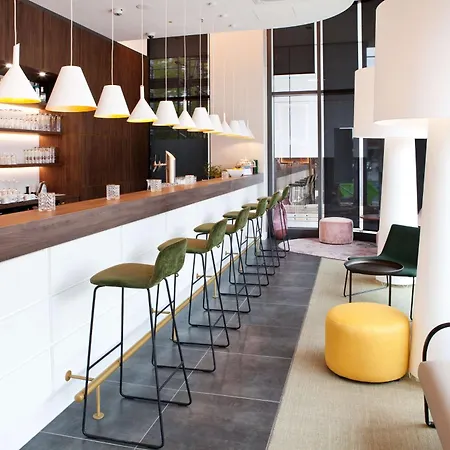 Hampton By Hilton Center East 3*