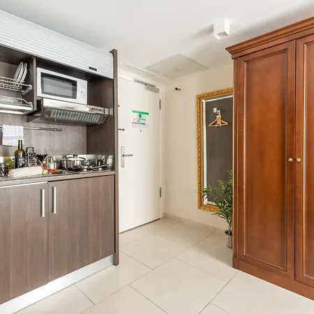 Advastay By King's 4* München