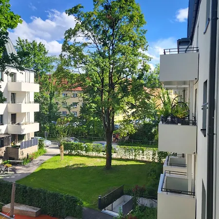 Theoak Suite-Englischer Garten 2 Zimmer Apatment Ruhig & Privat Parking アパート *