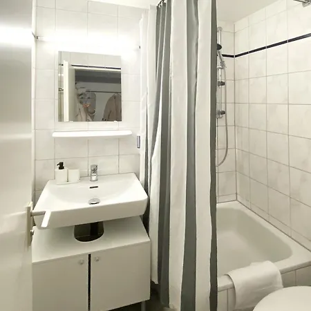 Cozy In Center Apartment *