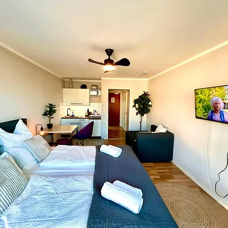 Cozy In Center Apartment *